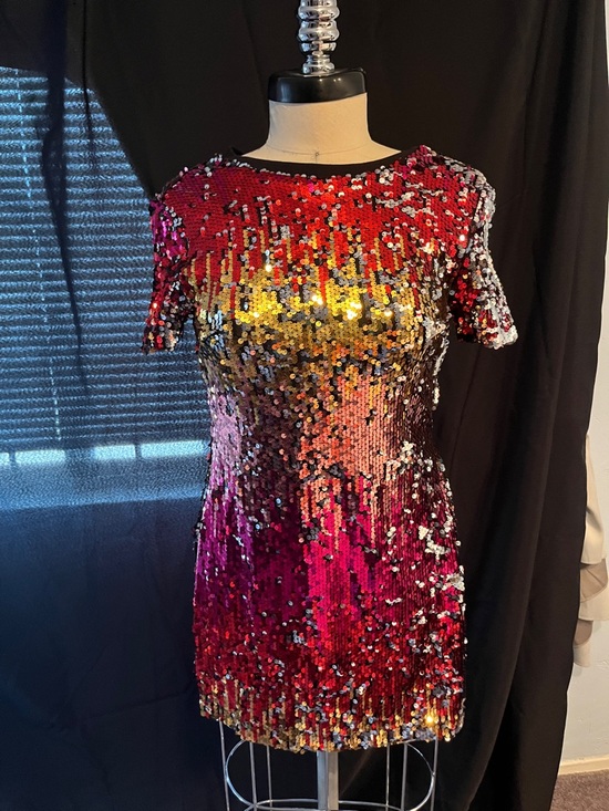 Forever 21 Dresses & Skirts - Sequin Gradient Short Sleeve Mini Dress in Red and Gold with slit. Casual